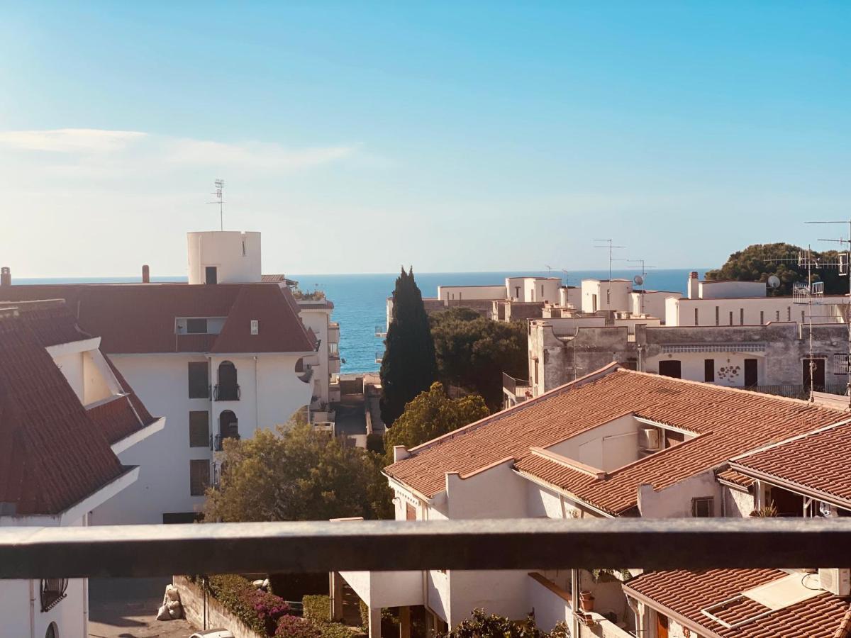 Sea View 2 Bedroom Vacation Apartment Giardini-Naxos Zewnętrze zdjęcie