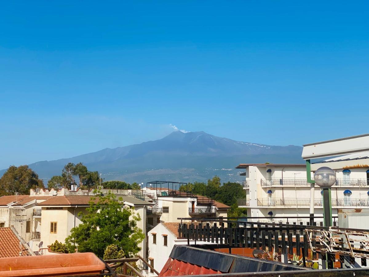 Sea View 2 Bedroom Vacation Apartment Giardini-Naxos Zewnętrze zdjęcie