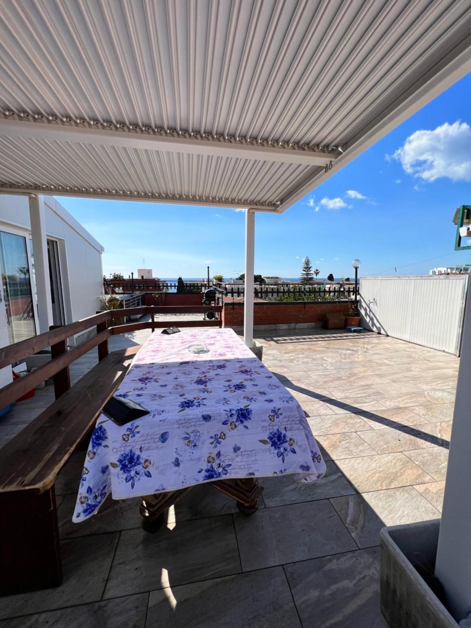 Sea View 2 Bedroom Vacation Apartment Giardini-Naxos Zewnętrze zdjęcie